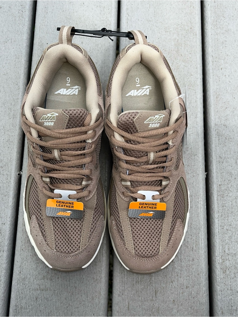 NWT Avia 5000 Men’s Size 9 Tan Brown Walking Sneakers Tennis Shoes Suede & Mesh